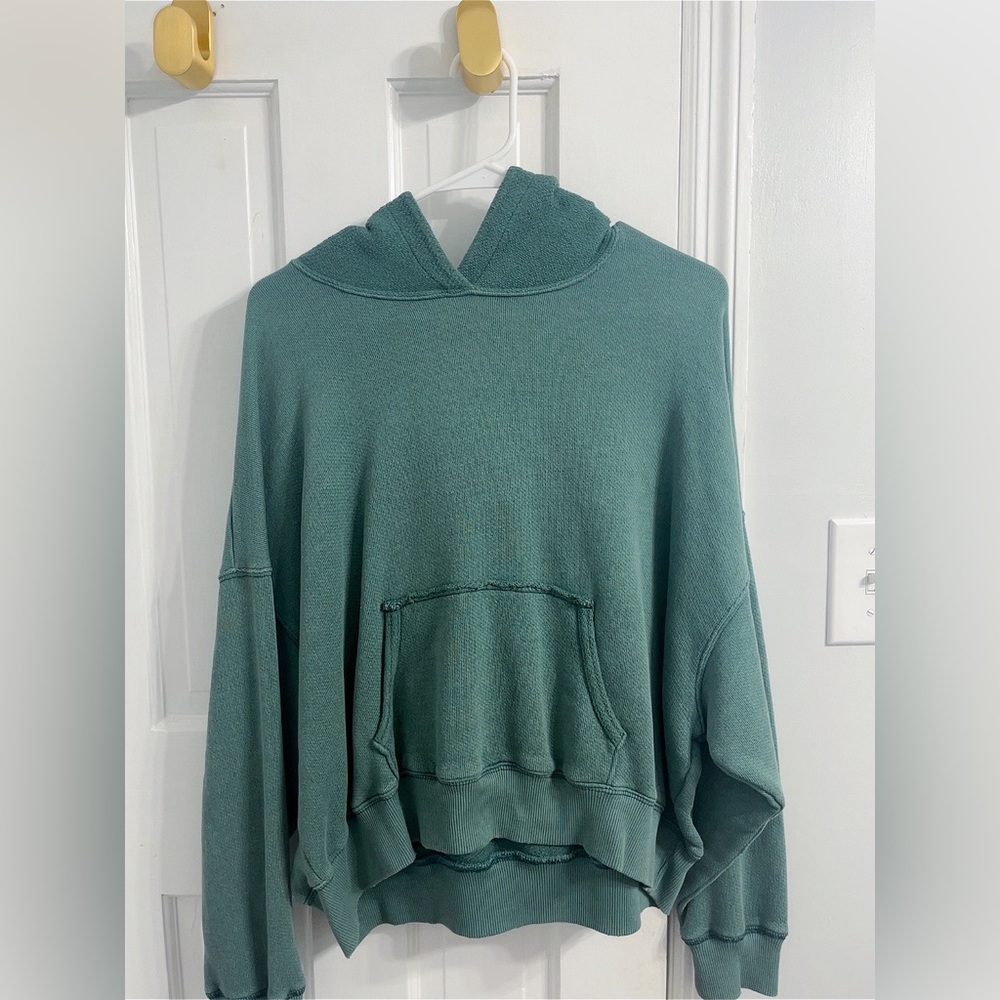 army green sweat shirt